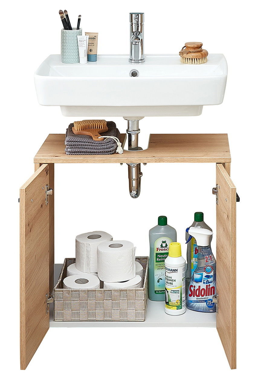 XORA Waschbeckenunterschrank XO1000 Waschbeckenunterschrank aus Holz mit geöffneter Tür, gefüllt mit Reinigungsmitteln und Toilettenpapier, frontal betrachtet.