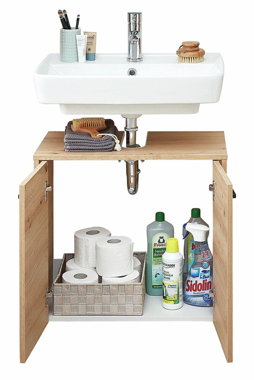 XORA Waschbeckenunterschrank XO1000 Waschbeckenunterschrank aus Holz mit geöffneter Tür, gefüllt mit Reinigungsmitteln und Toilettenpapier, frontal betrachtet.