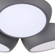 Nahaufnahme der LED-Deckenleuchte Bubbles mit grauem Gehäuse und runden, weißen Leuchtflächen.