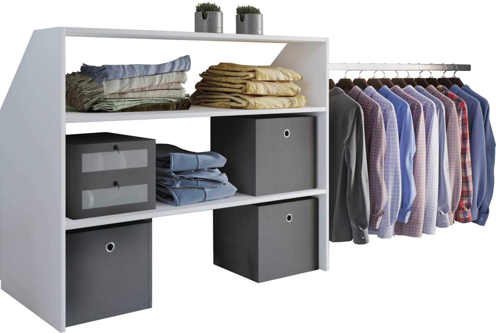 Weißes offenes Kleiderschrank-Regal mit zwei Ablagefächern und seitlicher Kleiderstange, bestückt mit gefalteten Textilien und Boxen sowie aufgehängten Hemden, Frontansicht in leichter Schrägperspektive von links.
