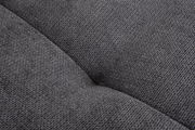 Nahaufnahme der grauen Stoffstruktur der Hockerbank FELLINI II, zeigt die Textur und Detailansicht des Materials.