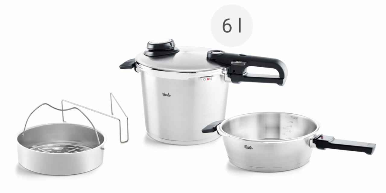 Fissler Schnellkochtopf-Set VITAVIT PREMIUM Set aus zwei Edelstahlkochtöpfen mit Deckel und Dampfgarer, seitliche Perspektive, 6 Liter Kapazität