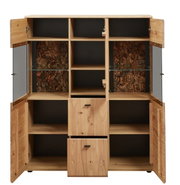 Frontale Ansicht des Highboards Linea Natura CALMERA mit offenen Türen, zeigt Holzregale und dekorative Rückwände in Baumrindenoptik.