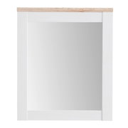 Rechteckiger Spiegel mit weißem Rahmen und Holzleiste oben, Frontalansicht