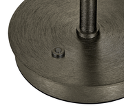 Nahaufnahme der Basis einer LED-Tischleuchte KLARA mit einem Schalter, in gebürstetem Metall-Finish.