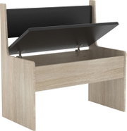 Holzbank mit hochklappbarem Sitz und Stauraumfach, schwarze Polsterfläche, Ansicht schräg von vorne