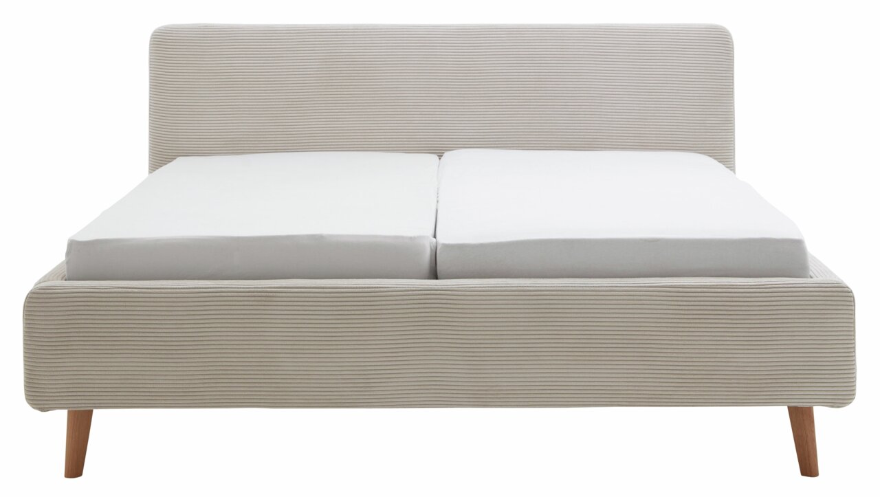 Frontale Ansicht eines Polsterbetts mit gestreiftem Stoffbezug und Holzbeinen.