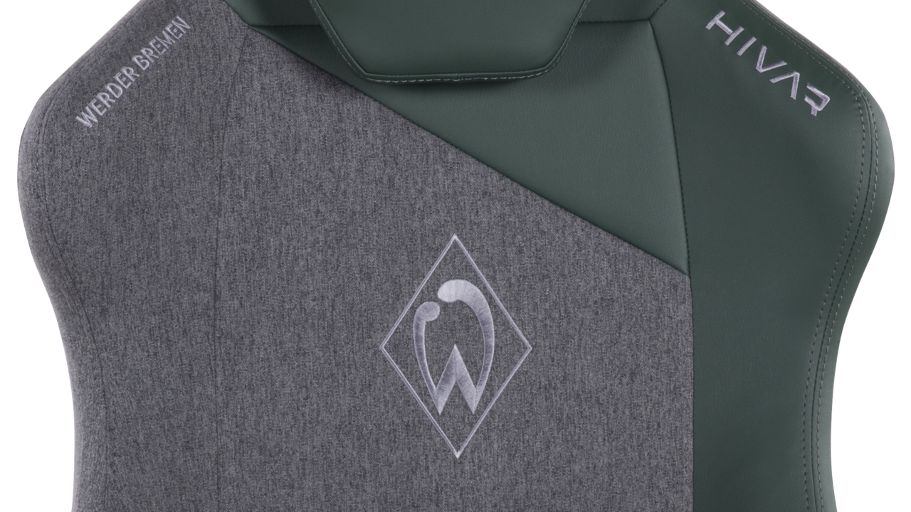 HIVAR Gaming Stuhl WERDER BREMEN Rückansicht eines grauen und grünen Gaming-Stuhls mit Werder Bremen Logo und HIVAR Schriftzug.