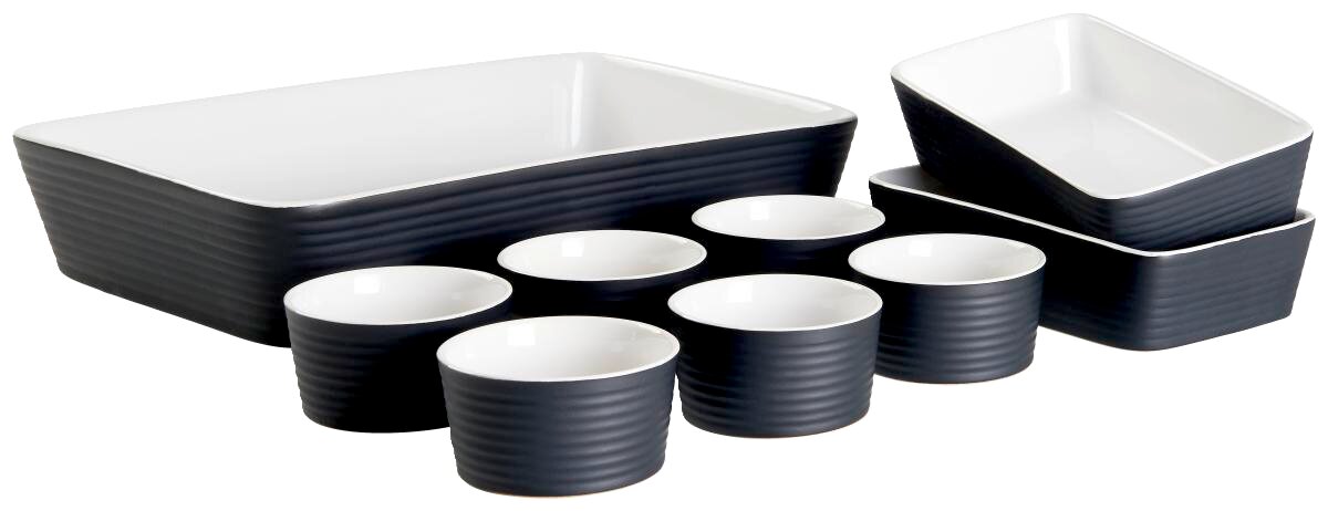 Homeware Auflaufformenset 9 tlg. Backformenset 9-tlg. aus schwarzer Keramik mit weißer Innenseite, bestehend aus einer großen rechteckigen Form, zwei kleineren rechteckigen Formen und sechs runden Förmchen, seitliche Perspektive