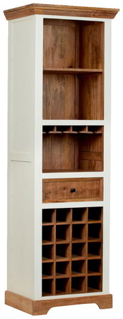 Hochformatiger Barschrank aus Holz mit weißem Korpus und naturbelassenen Holzelementen, inklusive Regalfächern, Schublade und Weinregal, seitliche Perspektive.