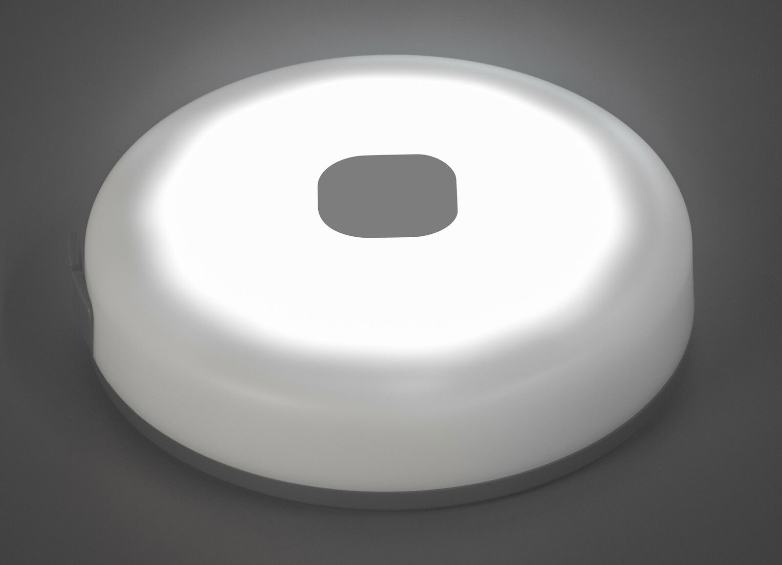 Runde LED-Lichterkette BENNI aus der Vogelperspektive, leuchtend und modern gestaltet.