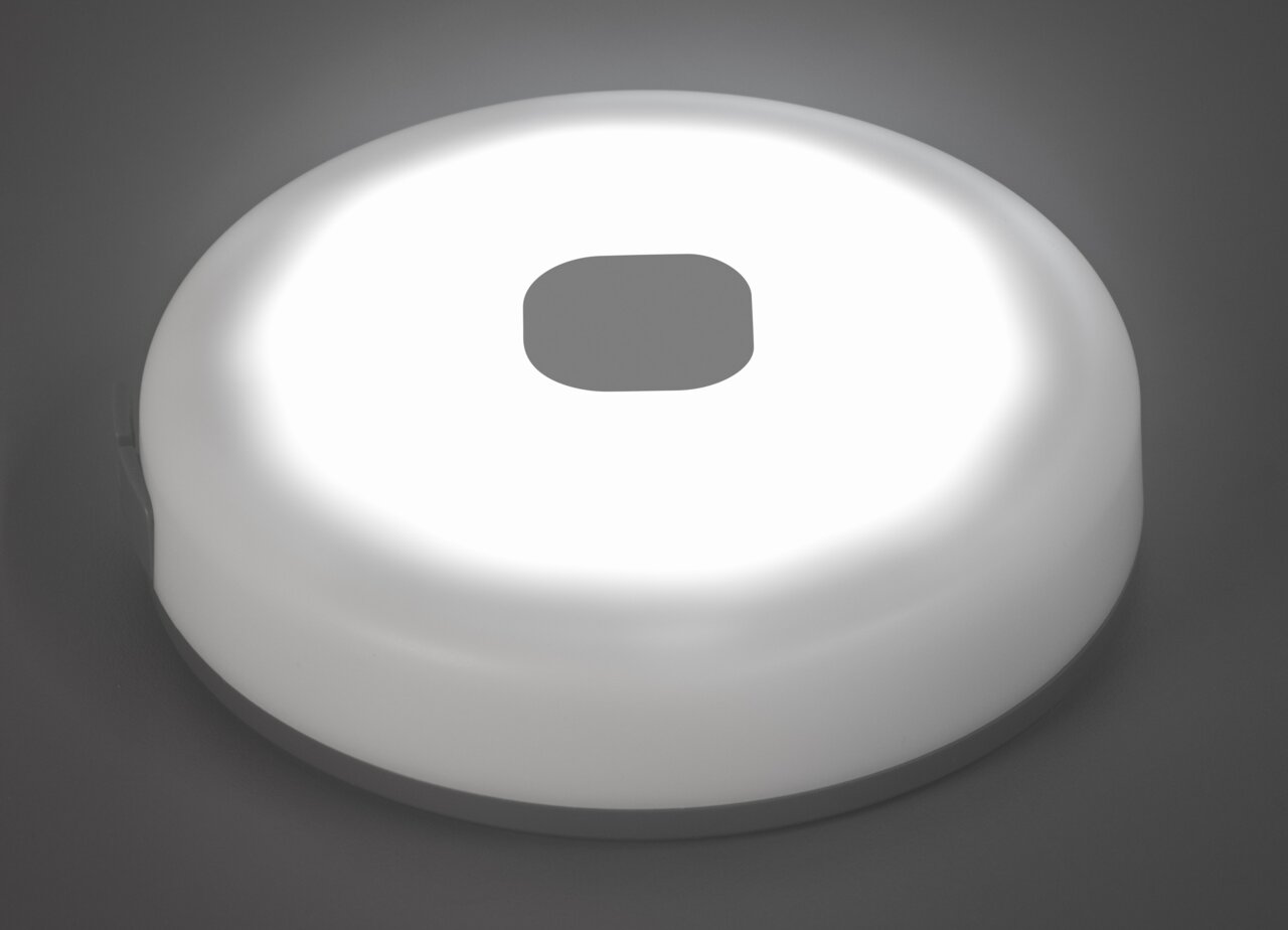 Runde LED-Lichterkette BENNI aus der Vogelperspektive, leuchtend und modern gestaltet.