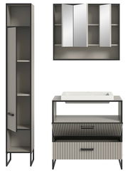 Moderne Badkombination mit Hochschrank, Spiegelschrank und Waschtisch in Frontansicht