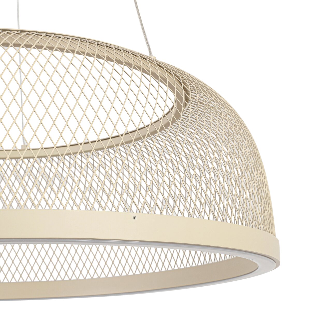 Nahaufnahme einer LED-Hängeleuchte mit modernem, gitterförmigem Design in Beige, seitliche Perspektive.