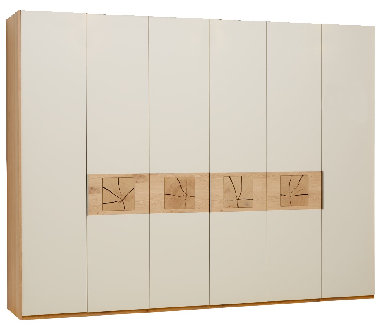 Sechs-türiger Drehtürenschrank in hellem Holzdesign mit dekorativen quadratischen Einsätzen in der Mitte, seitliche Perspektive