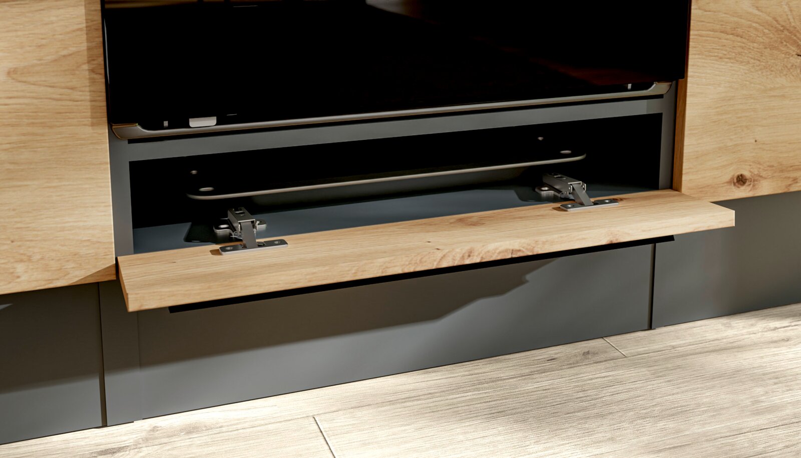 Open neerklapbare keukenfront/klep in houtlook met metalen scharnieren in een moderne grijze keuken, frontaal perspectief