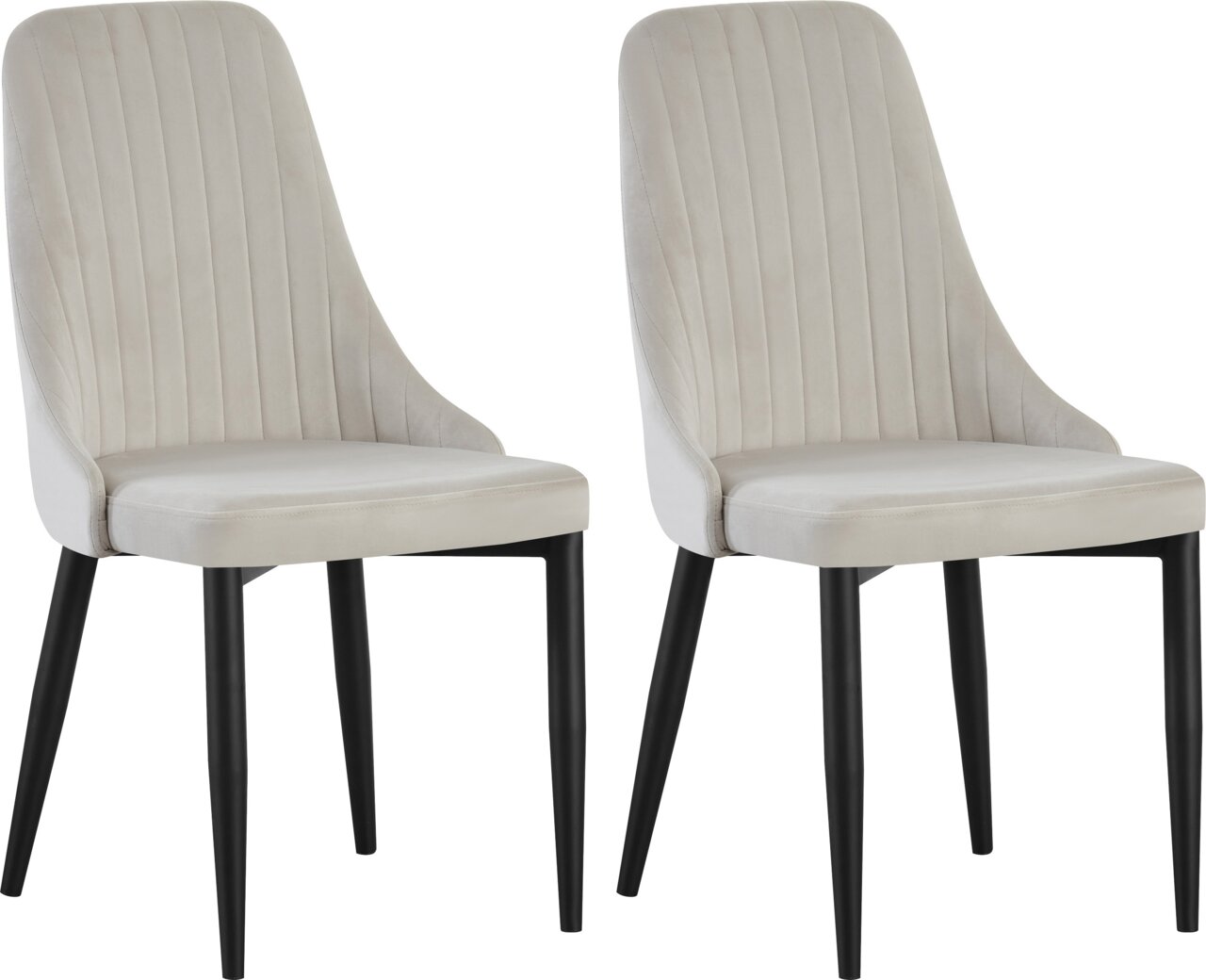 Zwei gepolsterte Esszimmerstühle in Hellbeige mit vertikaler Steppung und schwarzen, konischen Beinen, freigestellt auf weißem Hintergrund, in frontaler leicht schräger Perspektive.