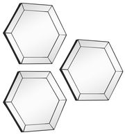 Dreiteiliges Spiegel-Set in Wabenform, perspektivisch von vorne gezeigt.