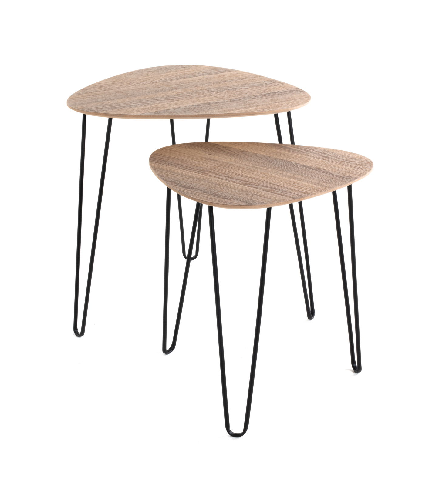 Zwei moderne Beistelltische mit dreieckigen Holzplatten und schwarzen Metallbeinen, seitliche Perspektive