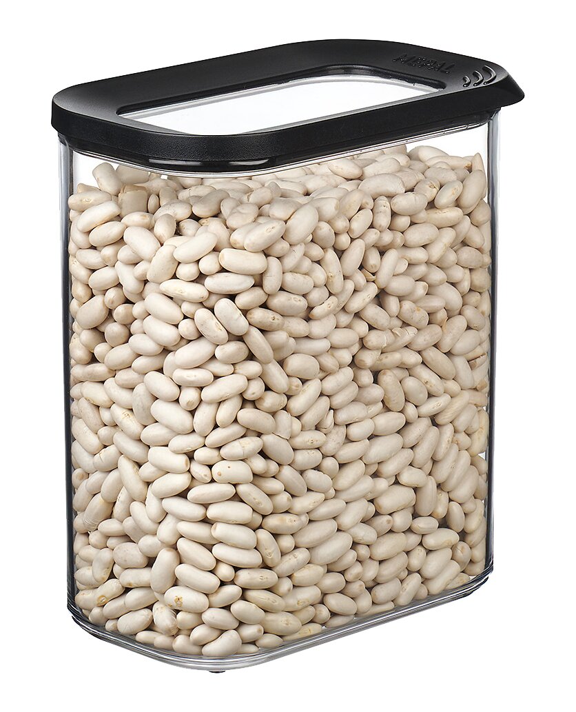 Transparente Vorratsdose Modula 1500 ml mit schwarzem Deckel, gefüllt mit weißen Bohnen, aus seitlicher Perspektive.