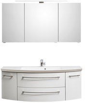 Moderne Badkombination mit dreiteiligem Spiegelschrank und Waschbeckenunterschrank, Frontalansicht