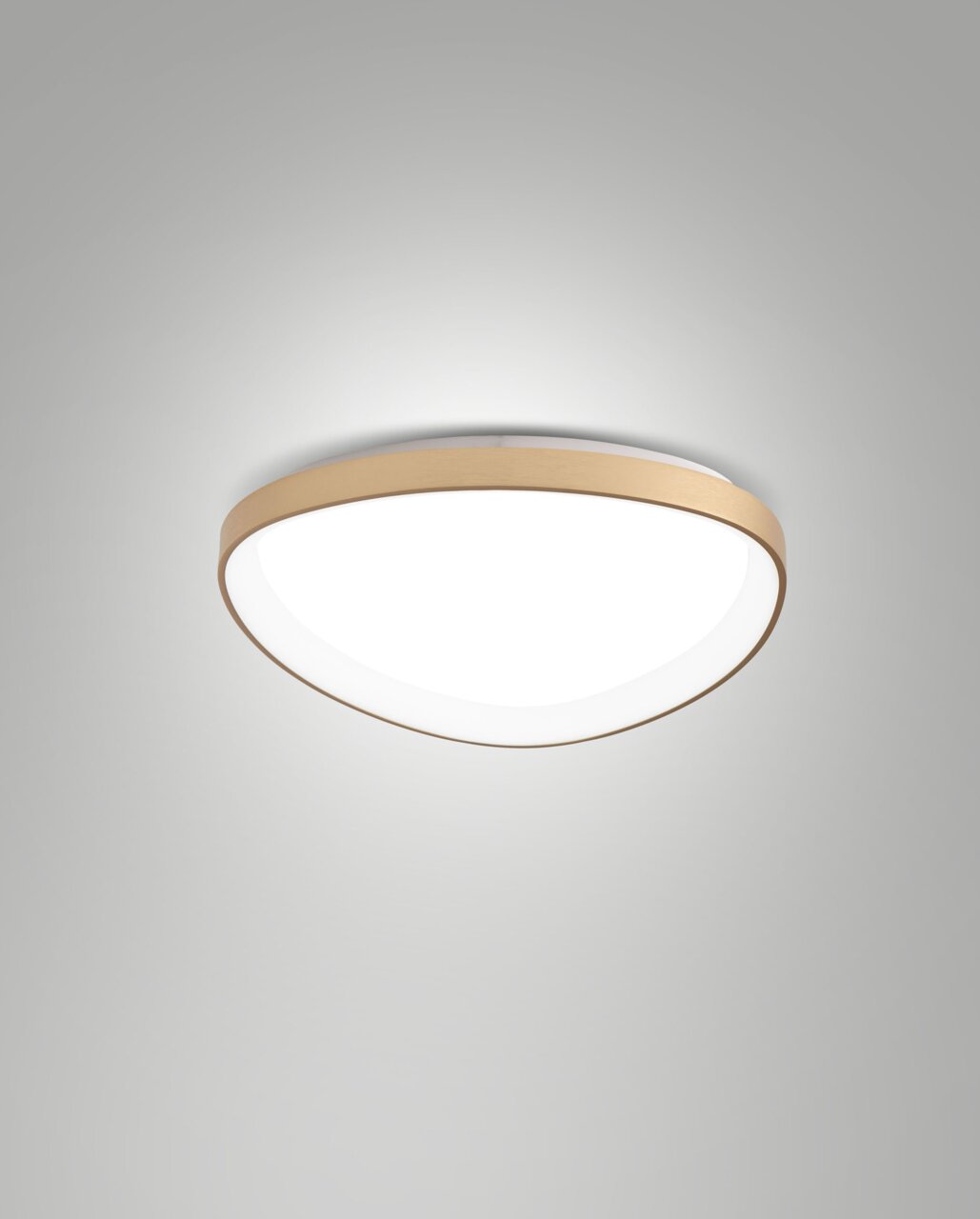 Runde LED-Deckenleuchte mit goldfarbenem Rand, seitliche Perspektive