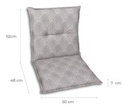Gepolstertes Sitz- und Rückenkissen in Grau mit geometrischem Rautenmuster, Vorderansicht leicht schräg von oben, Maße ca. 52 cm Rückenlehne, 48 cm Sitzfläche, 50 cm Breite und 7 cm Dicke.
