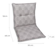 Gepolstertes Sitz- und Rückenkissen in Grau mit geometrischem Rautenmuster, Vorderansicht leicht schräg von oben, Maße ca. 52 cm Rückenlehne, 48 cm Sitzfläche, 50 cm Breite und 7 cm Dicke.
