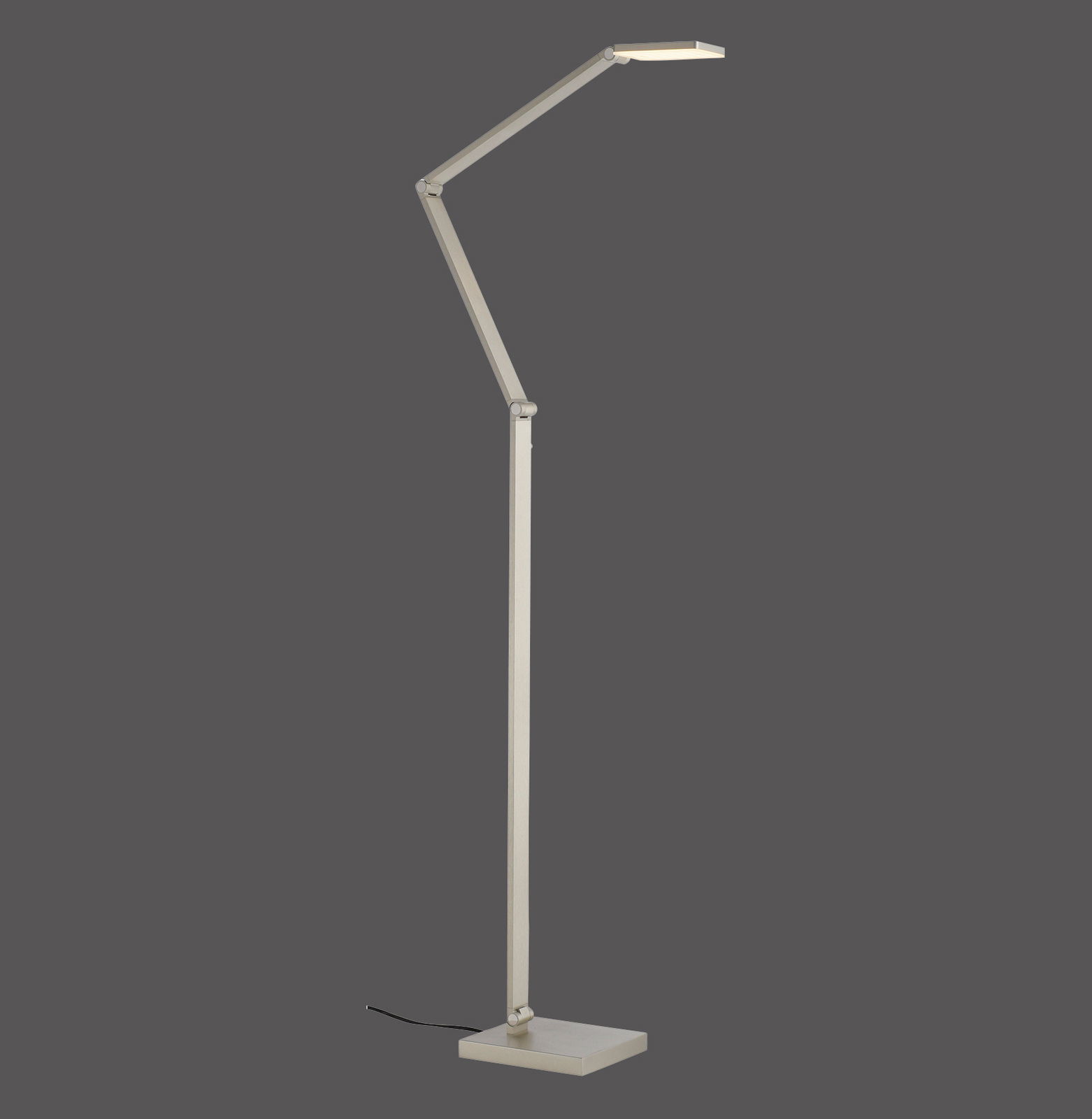 Moderne LED-Stehleuchte in seitlicher Perspektive mit verstellbarem Arm und rechteckigem Sockel.