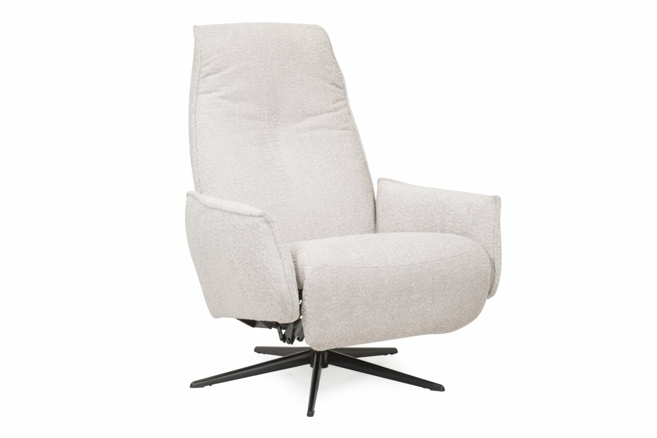 Beige relaxfauteuil met zwarte draaivoet, zijaanzicht
