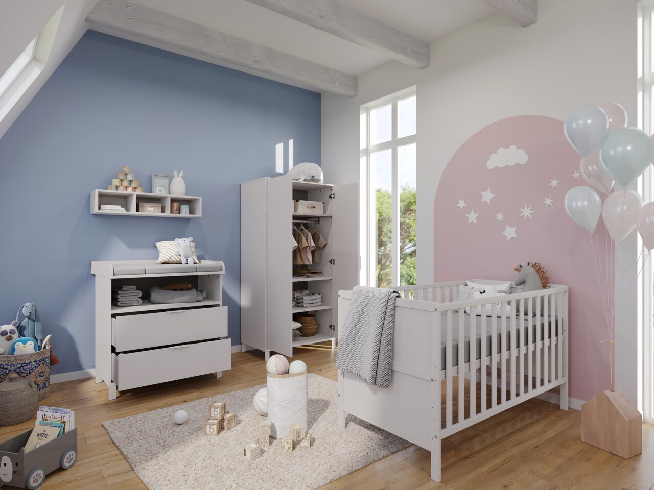 Gemütliches Babyzimmer mit weißem Gitterbett, Wickelkommode und Kleiderschrank in heller, freundlicher Atmosphäre. Perspektive: Frontalansicht des Zimmers mit Blick auf die Möbel und Dekorationen.