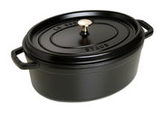 Schwarzer ovaler Bräter Cocotte 33cm mit goldfarbenem Knauf, seitliche Perspektive