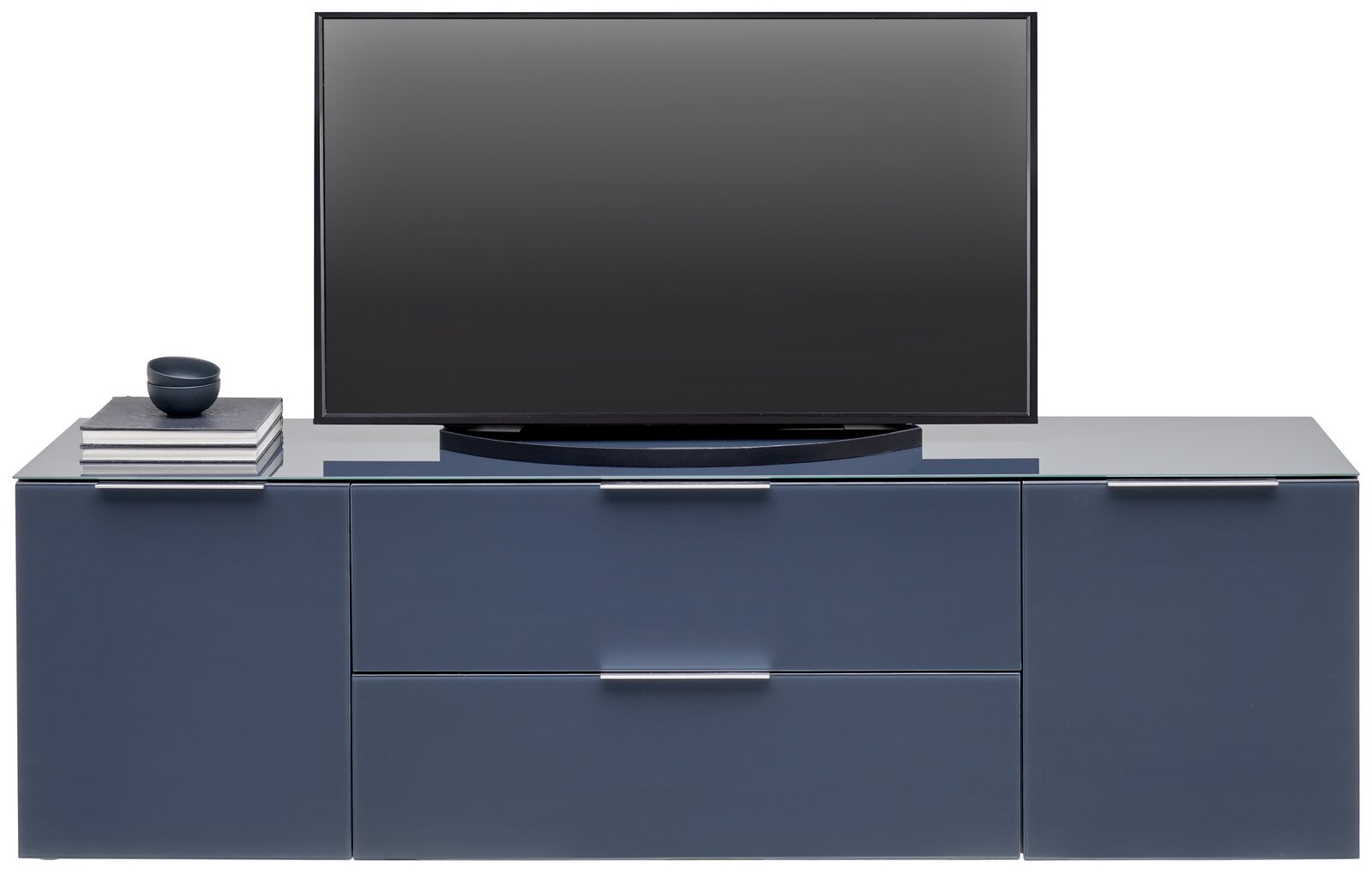 Frontale Ansicht eines modernen, blauen TV-Lowboards mit zwei Schubladen und zwei Türen, darauf ein Flachbildfernseher und Bücher.
