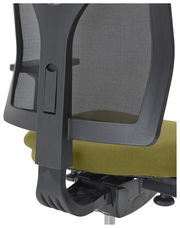 Rückansicht eines Drehstuhls mit schwarzer Netzrückenlehne und olivgrünem Sitzpolster.