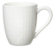 Weiße Tasse mit Rautenmuster, seitliche Perspektive