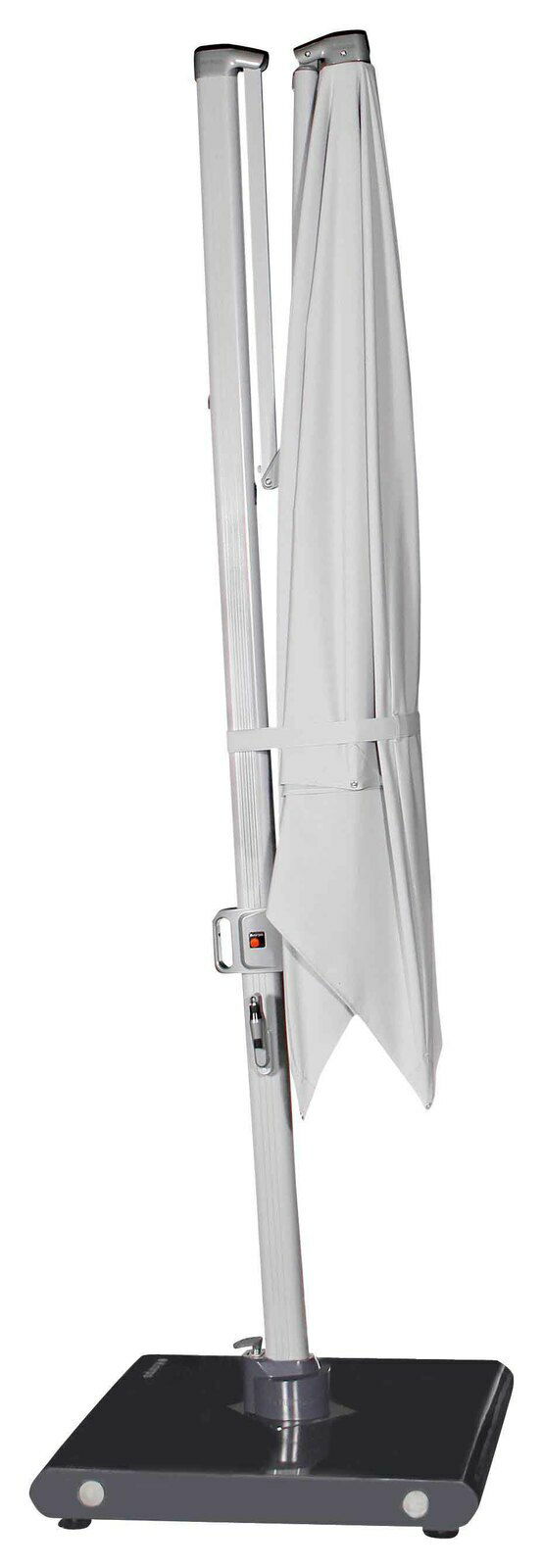 Geschlossener Pendelschirm in aufrechter Position mit stabilem Standfuß, seitliche Perspektive