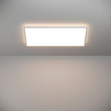 Rechteckige LED-Deckenleuchte ROVITO, von unten betrachtet, mit gleichmäßiger Lichtverteilung und modernem Design.