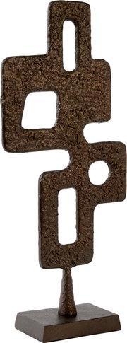 Abstract metalen sculptuur in donkerbrons met geometrische openingen op een rechthoekige voet, gezien schuin van voren