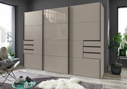 Moderner dreitüriger Schwebetürenschrank in Beige mit glänzender Oberfläche, seitliche Perspektive