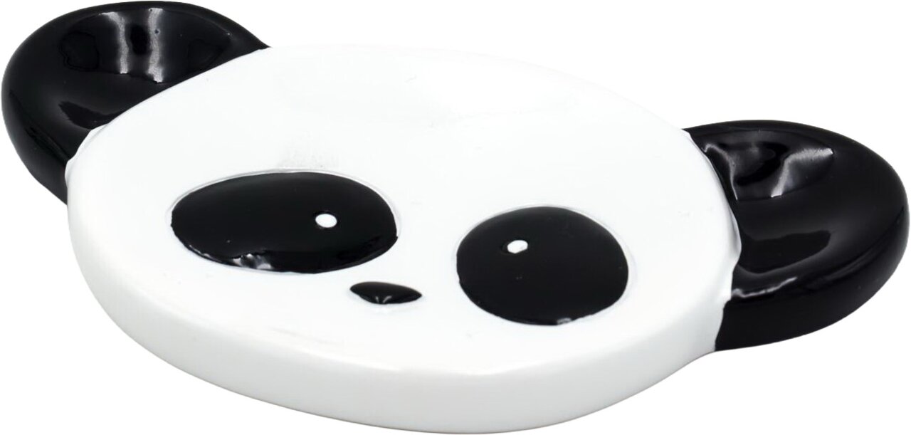 Sadena Seifenschale PANDA Panda-Kopf in Schwarz-Weiß als flache, glänzende Figur, schräg von oben in Frontansicht fotografiert