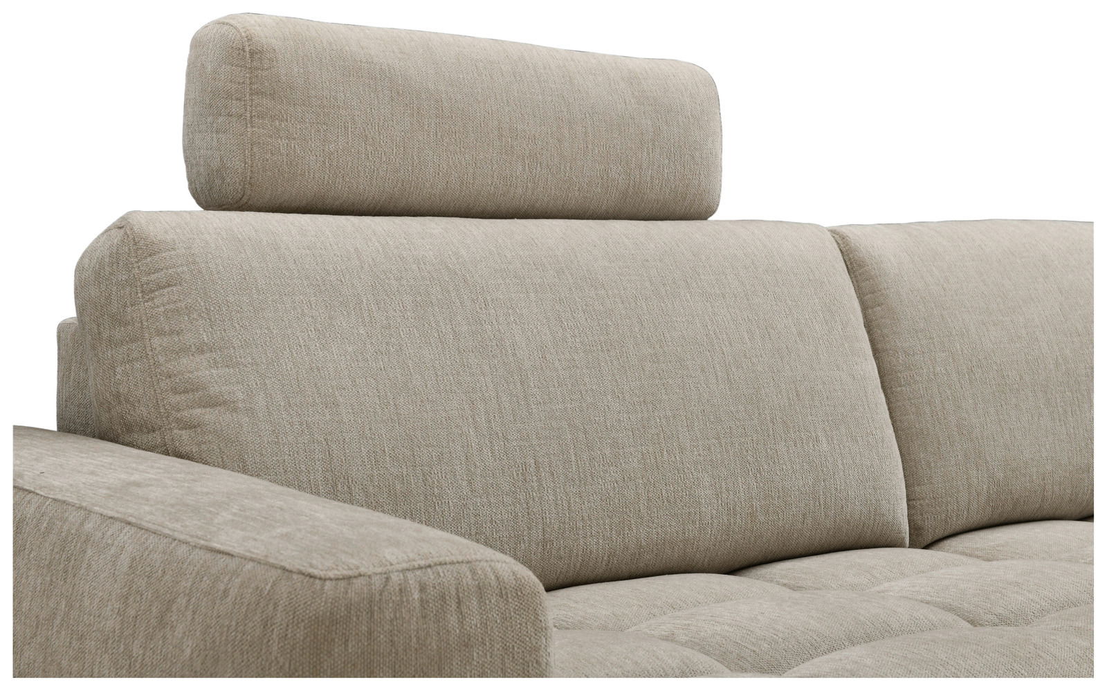 Nahaufnahme eines beigen Ecksofas mit Kopfstütze, seitliche Perspektive