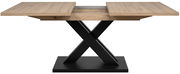 Moderner Esstisch mit ausziehbarer Holzplatte und schwarzem X-förmigem Metallgestell, Frontalansicht.
