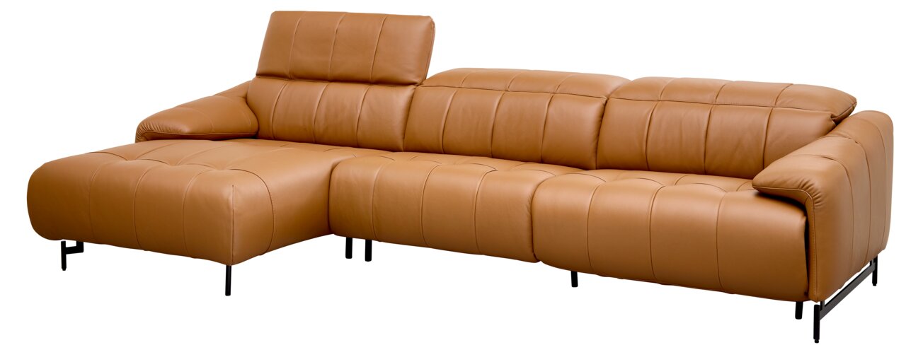 Braune Ledercouch in L-Form mit Longchair, seitliche Perspektive