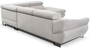 Rückansicht eines modernen, hellgrauen Ecksofas mit verstellbaren Kopfstützen und schwarzen Metallfüßen.