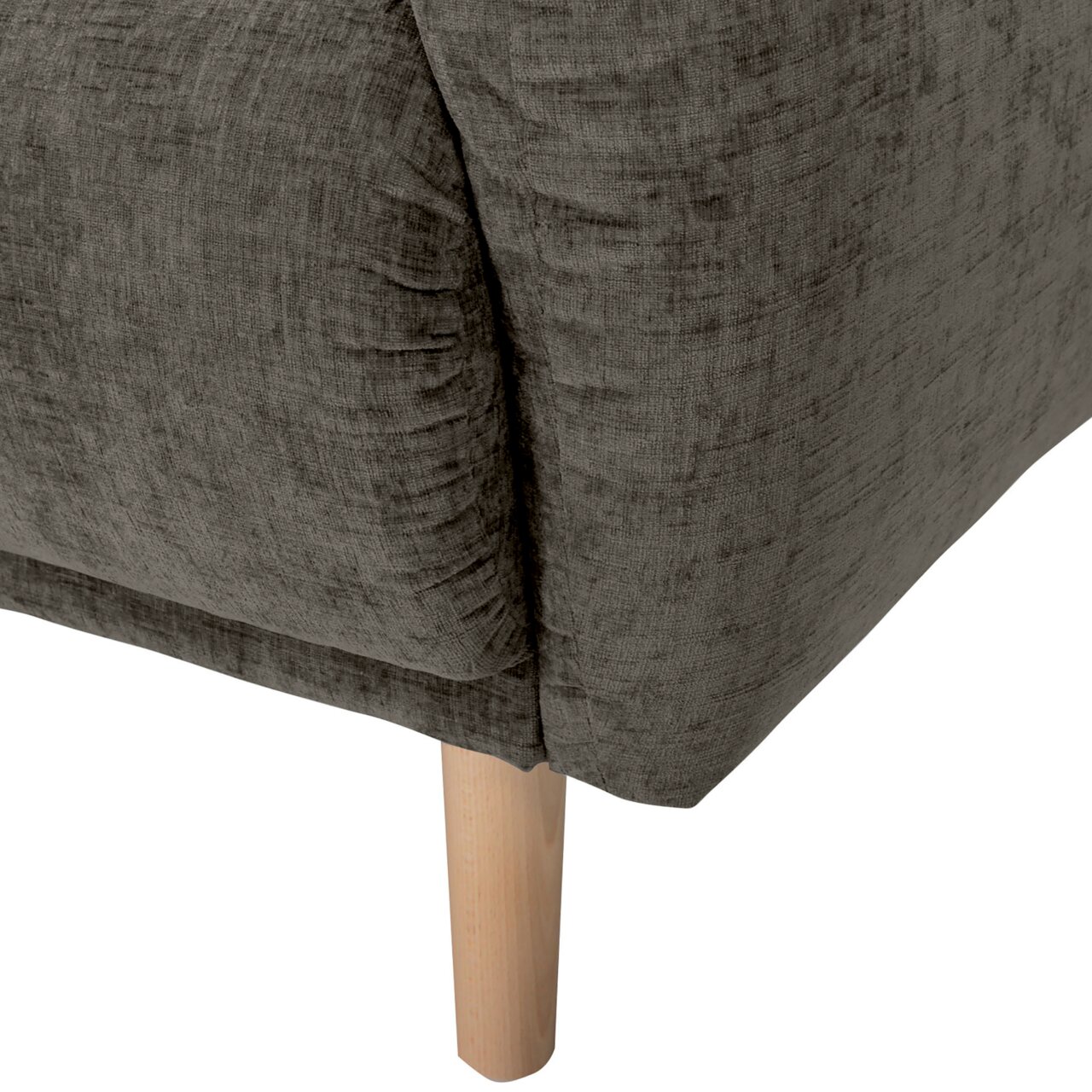 Nahaufnahme einer grauen Sofaecke mit Holzbein, Perspektive von unten.