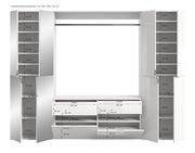 Frontale Ansicht einer weißen Garderobenkombination mit mehreren Schubladen, Regalen und Kleiderstange.