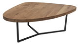 Moderner Couchtisch mit organisch geformter Holzplatte und schwarzem Metallgestell, seitliche Perspektive