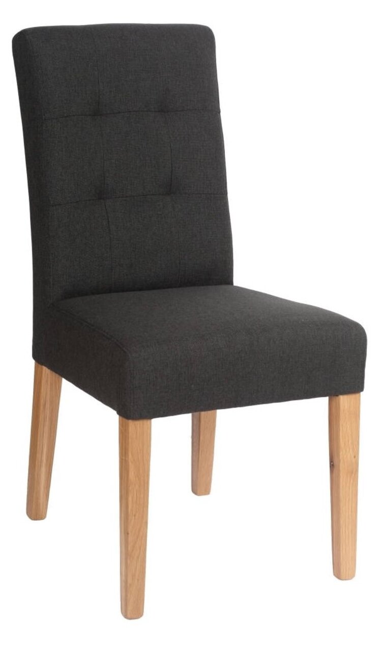 Moderner Stuhl mit dunklem Stoffbezug und hellen Holzbeinen, seitliche Perspektive