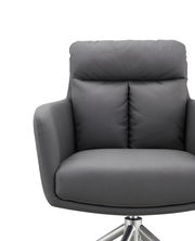 Grauer Armlehnstuhl mit gepolstertem Sitz und Rückenlehne, Vorderansicht