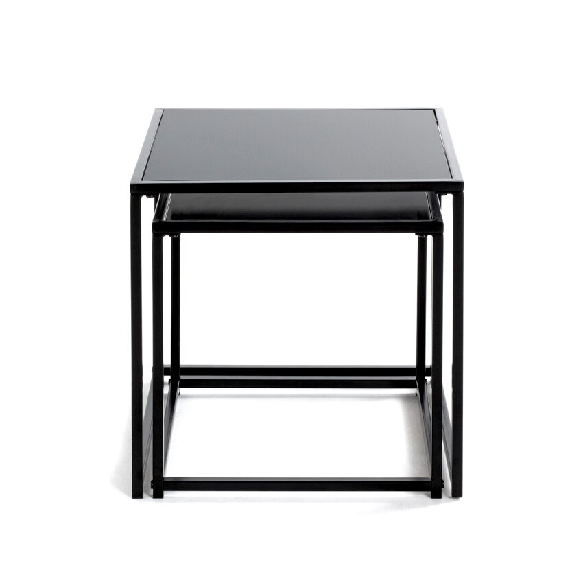 Schwarzer, moderner Beistelltisch/Beistelltisch-Set mit Metallrahmen und rechteckiger Tischplatte, frontal in leichter Untersicht auf weißem Hintergrund